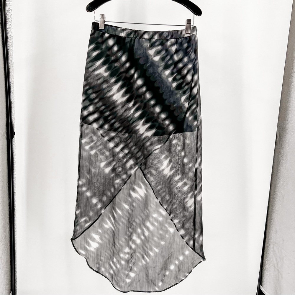 Express high-low gray/black skirt